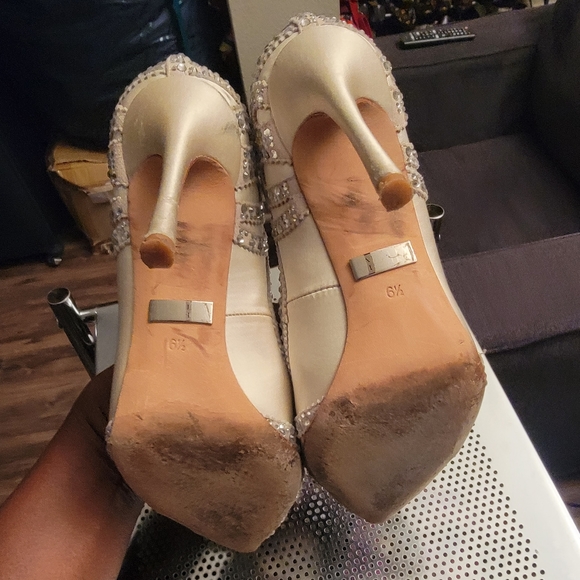 Badgley Mischka Kiara Embellished pointed Toe heels - Picture 8 of 12